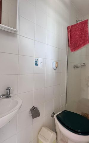 Apartamento à venda com 263m², 4 quartos e 3 vagas Apartamento à venda com 263m², 4 quartos e 3 vagasBanheiro de Serviço
