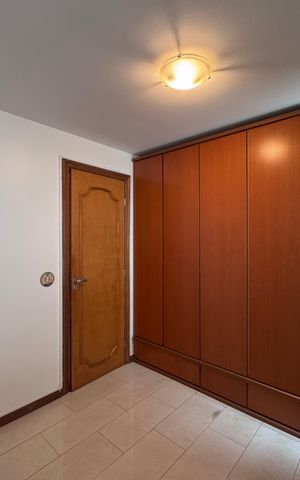 Apartamento à venda com 263m², 4 quartos e 3 vagas Apartamento à venda com 263m², 4 quartos e 3 vagasQuarto 1