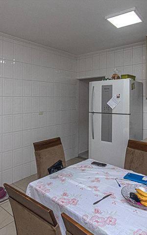Casa à venda com 115m², 2 quartos e 4 vagas Casa à venda com 115m², 2 quartos e 4 vagasCozinha