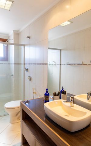 Apartamento à venda com 155m², 3 quartos e 3 vagas Apartamento à venda com 155m², 3 quartos e 3 vagasBanheiro Social