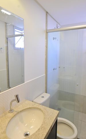 Apartamento para alugar com 66m², 2 quartos e 1 vaga Apartamento para alugar com 66m², 2 quartos e 1 vagaBanheiro da Suíte
