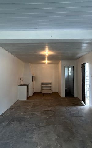 Casa à venda com 180m², 3 quartos e 2 vagas Casa à venda com 180m², 3 quartos e 2 vagasGaragem