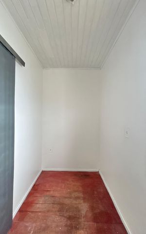 Casa à venda com 180m², 3 quartos e 2 vagas Casa à venda com 180m², 3 quartos e 2 vagasQuarto 2