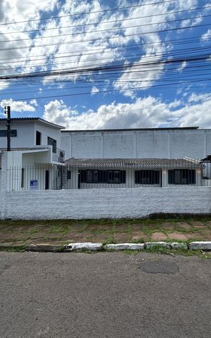 Casa à venda com 180m², 3 quartos e 2 vagas Casa à venda com 180m², 3 quartos e 2 vagasPlaca