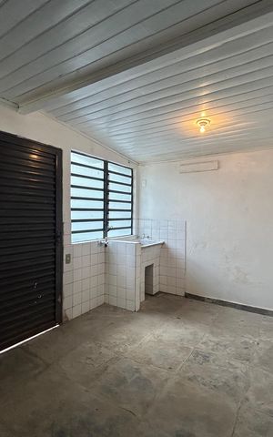 Casa à venda com 180m², 3 quartos e 2 vagas Casa à venda com 180m², 3 quartos e 2 vagasÁrea de Serviço