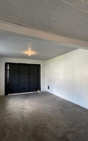 Casa à venda com 180m², 3 quartos e 2 vagas Casa à venda com 180m², 3 quartos e 2 vagasGaragem