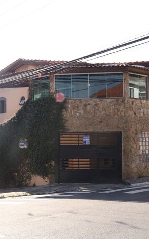 Casa à venda com 160m², 3 quartos e 6 vagasFachada 