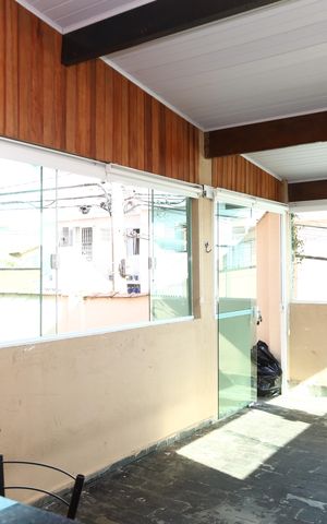 Casa à venda com 160m², 3 quartos e 6 vagasChurrasqueira
