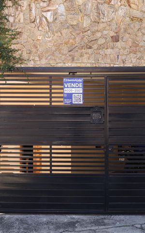 Casa à venda com 160m², 3 quartos e 6 vagasFachada 