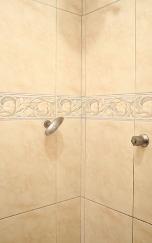 Casa à venda com 160m², 3 quartos e 6 vagasBanheiro 2