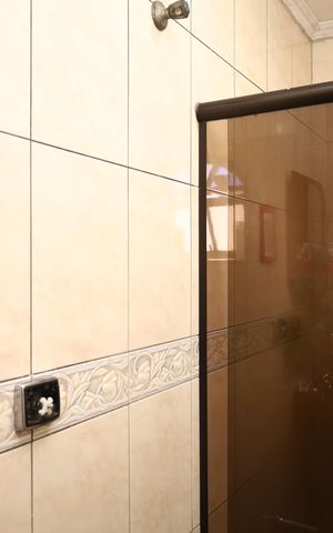 Casa à venda com 160m², 3 quartos e 6 vagasBanheiro 