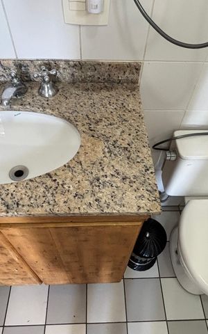 Apartamento à venda com 83m², 3 quartos e 2 vagasBanheiro da Suíte