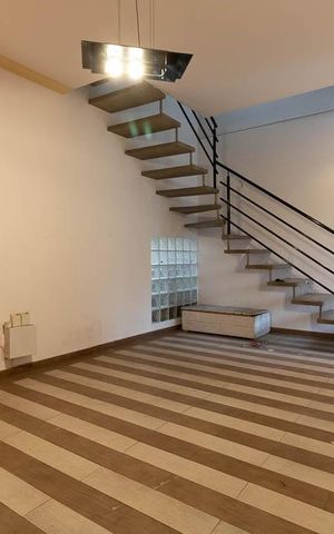 Casa à venda com 150m², 5 quartos e 2 vagas Casa à venda com 150m², 5 quartos e 2 vagasSala 1