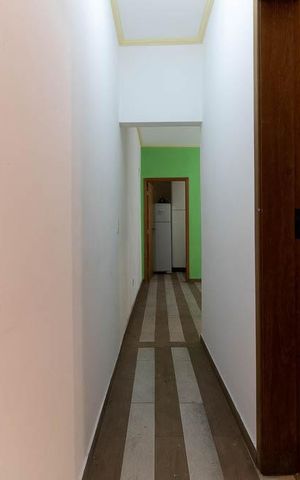 Casa à venda com 150m², 5 quartos e 2 vagas Casa à venda com 150m², 5 quartos e 2 vagasCorredor
