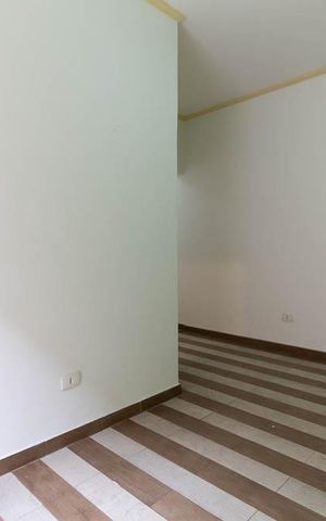 Casa à venda com 150m², 5 quartos e 2 vagas Casa à venda com 150m², 5 quartos e 2 vagasCopa
