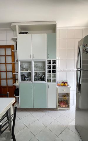 Casa à venda com 235m², 3 quartos e 5 vagas Casa à venda com 235m², 3 quartos e 5 vagasCozinha