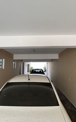 Casa à venda com 235m², 3 quartos e 5 vagas Casa à venda com 235m², 3 quartos e 5 vagasGaragem coberta
