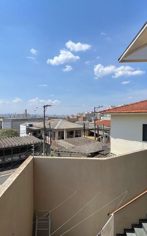 Casa à venda com 235m², 3 quartos e 5 vagas Casa à venda com 235m², 3 quartos e 5 vagasVaranda