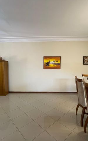 Casa à venda com 235m², 3 quartos e 5 vagas Casa à venda com 235m², 3 quartos e 5 vagasSala