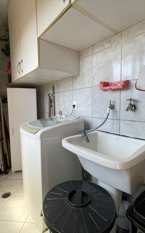 Casa à venda com 235m², 3 quartos e 5 vagas Casa à venda com 235m², 3 quartos e 5 vagasÁrea de Serviço