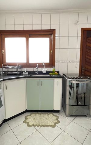Casa à venda com 235m², 3 quartos e 5 vagas Casa à venda com 235m², 3 quartos e 5 vagasCozinha