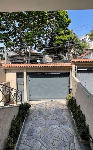 Casa à venda com 235m², 3 quartos e 5 vagas Casa à venda com 235m², 3 quartos e 5 vagasVista da Sala