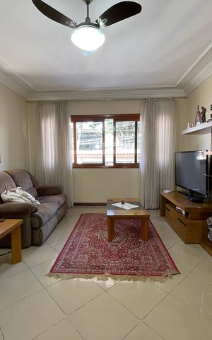 Casa à venda com 235m², 3 quartos e 5 vagas Casa à venda com 235m², 3 quartos e 5 vagasSala