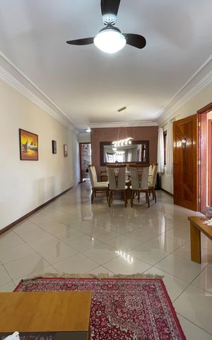 Casa à venda com 235m², 3 quartos e 5 vagas Casa à venda com 235m², 3 quartos e 5 vagasSala