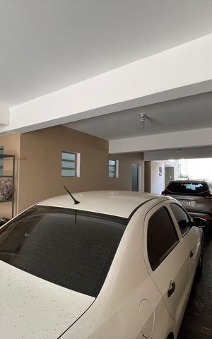 Casa à venda com 235m², 3 quartos e 5 vagas Casa à venda com 235m², 3 quartos e 5 vagasGaragem coberta