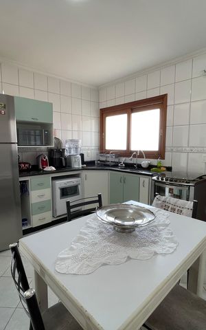 Casa à venda com 235m², 3 quartos e 5 vagas Casa à venda com 235m², 3 quartos e 5 vagasCozinha