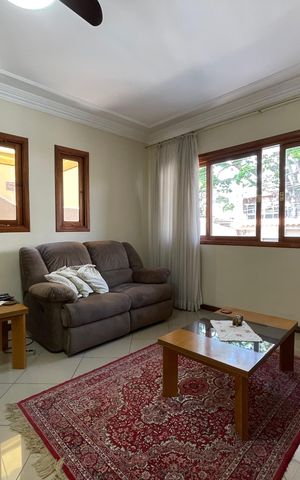 Casa à venda com 235m², 3 quartos e 5 vagas Casa à venda com 235m², 3 quartos e 5 vagasSala