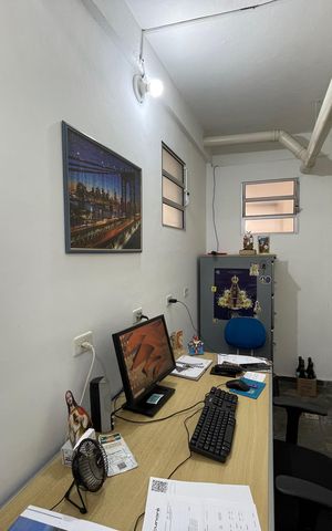 Casa à venda com 235m², 3 quartos e 5 vagas Casa à venda com 235m², 3 quartos e 5 vagasEscritório