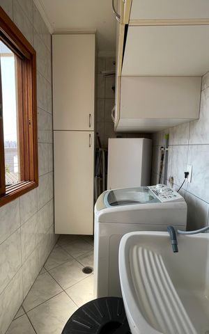 Casa à venda com 235m², 3 quartos e 5 vagas Casa à venda com 235m², 3 quartos e 5 vagasÁrea de Serviço