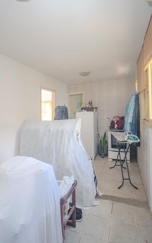 Casa à venda com 140m², 5 quartos e 2 vagas Casa à venda com 140m², 5 quartos e 2 vagasEdícula