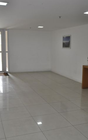 Apartamento para alugar com 52m², 2 quartos e 1 vagaHall social