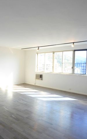 Apartamento à venda com 124m², 3 quartos e 2 vagas Apartamento à venda com 124m², 3 quartos e 2 vagasSala