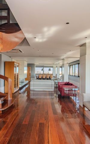 Apartamento à venda com 600m², 6 quartos e 5 vagas Apartamento à venda com 600m², 6 quartos e 5 vagasSala