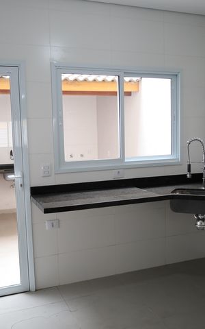 Casa à venda com 114m², 3 quartos e 2 vagasCozinha