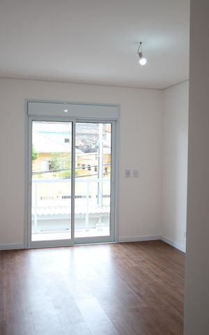 Casa à venda com 114m², 3 quartos e 2 vagasSuíte