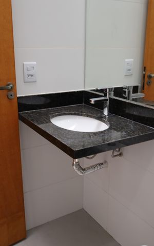Casa à venda com 114m², 3 quartos e 2 vagasBanheiro