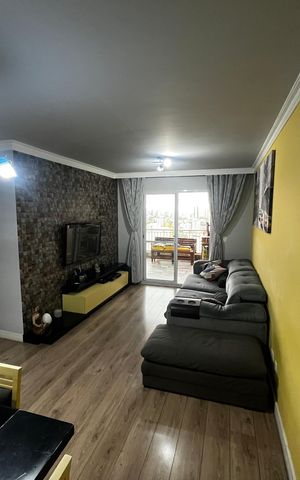 Apartamento à venda com 118m², 4 quartos e 2 vagas Apartamento à venda com 118m², 4 quartos e 2 vagasSala