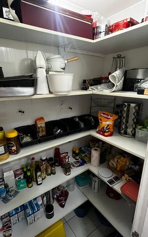 Apartamento à venda com 118m², 4 quartos e 2 vagas Apartamento à venda com 118m², 4 quartos e 2 vagasDespensa