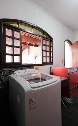 Casa à venda com 191m², 4 quartos e 2 vagasÁrea de Serviço