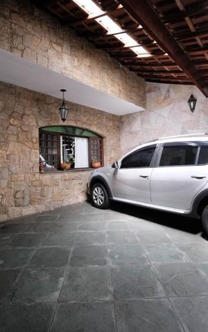Casa à venda com 191m², 4 quartos e 2 vagasGaragem
