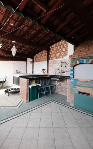Casa à venda com 191m², 4 quartos e 2 vagasÁrea de Serviço
