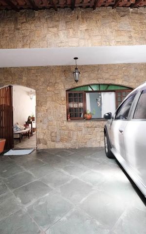 Casa à venda com 191m², 4 quartos e 2 vagasGaragem