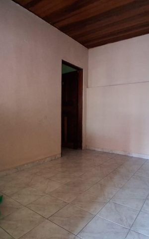 Casa à venda com 250m², 3 quartos e 4 vagas Casa à venda com 250m², 3 quartos e 4 vagasEdícula Sala