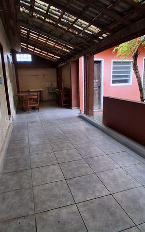 Casa à venda com 250m², 3 quartos e 4 vagas Casa à venda com 250m², 3 quartos e 4 vagasEdícula
