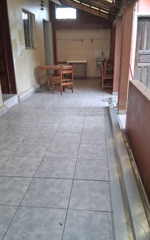 Casa à venda com 250m², 3 quartos e 4 vagas Casa à venda com 250m², 3 quartos e 4 vagasEdícula