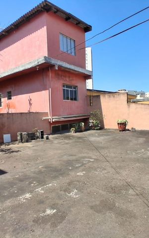 Casa à venda com 250m², 3 quartos e 4 vagas Casa à venda com 250m², 3 quartos e 4 vagasÁrea Externa
